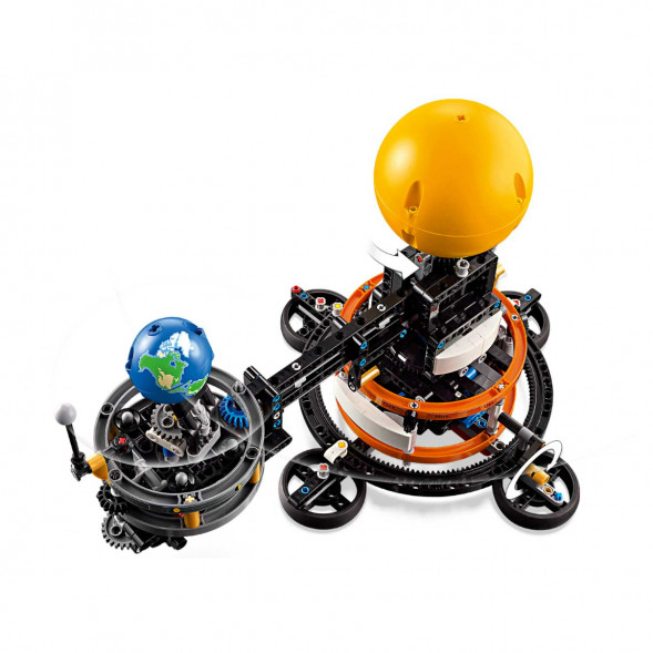 Конструктор LEGO Technic 42179 Планета Земля и Луна на орбите в Тамбове