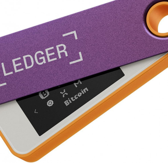 Криптокошелек Ledger Nano S Plus 1 шт., Retro Gaming в Тамбове